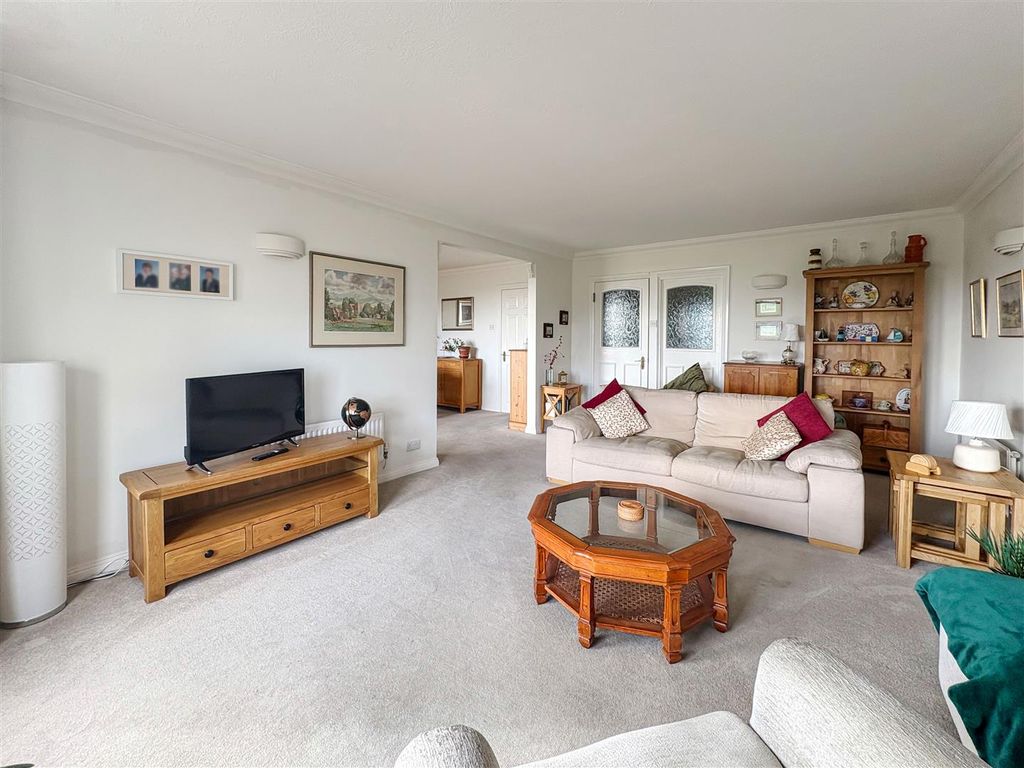 Additional image 5 of 2 bed flat for saleBeach Crescent, Littlehampton BN17