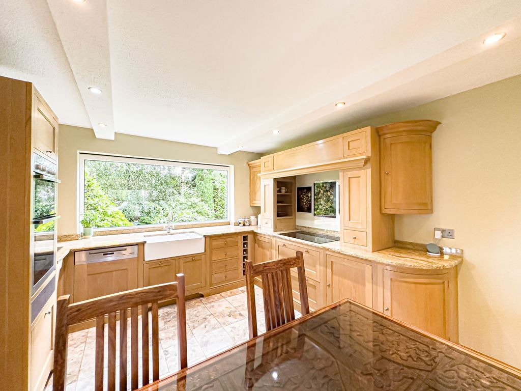 Property photo 2 of 35