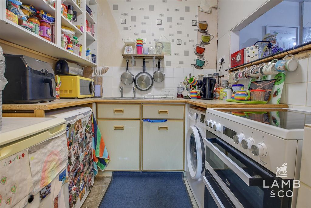 Property photo 3 of 11