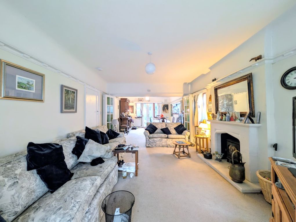 Property photo 3 of 23