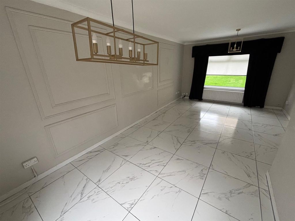 Property photo 3 of 9 4P.Jpg