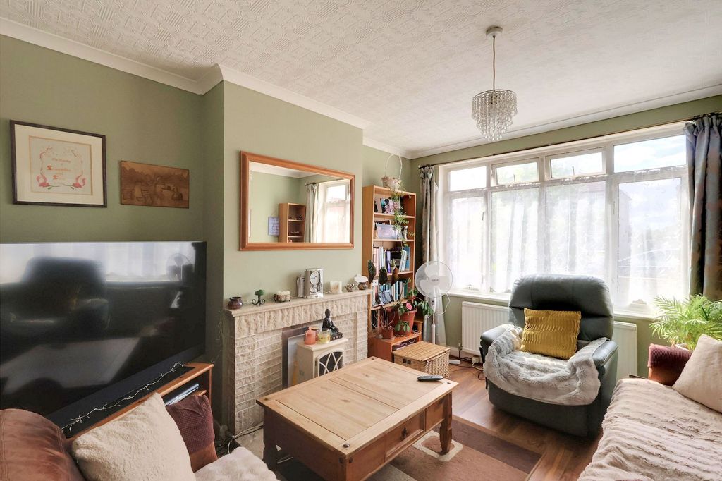 Property photo 2 of 11