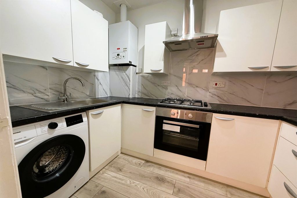 Property photo 1 of 7 (Main)
