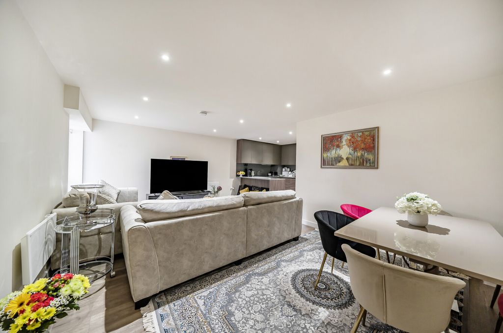 Property photo 3 of 23 1303287-1-6839d1d...