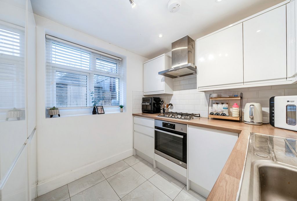 Property photo 3 of 10 1394153-1-694A7d9...