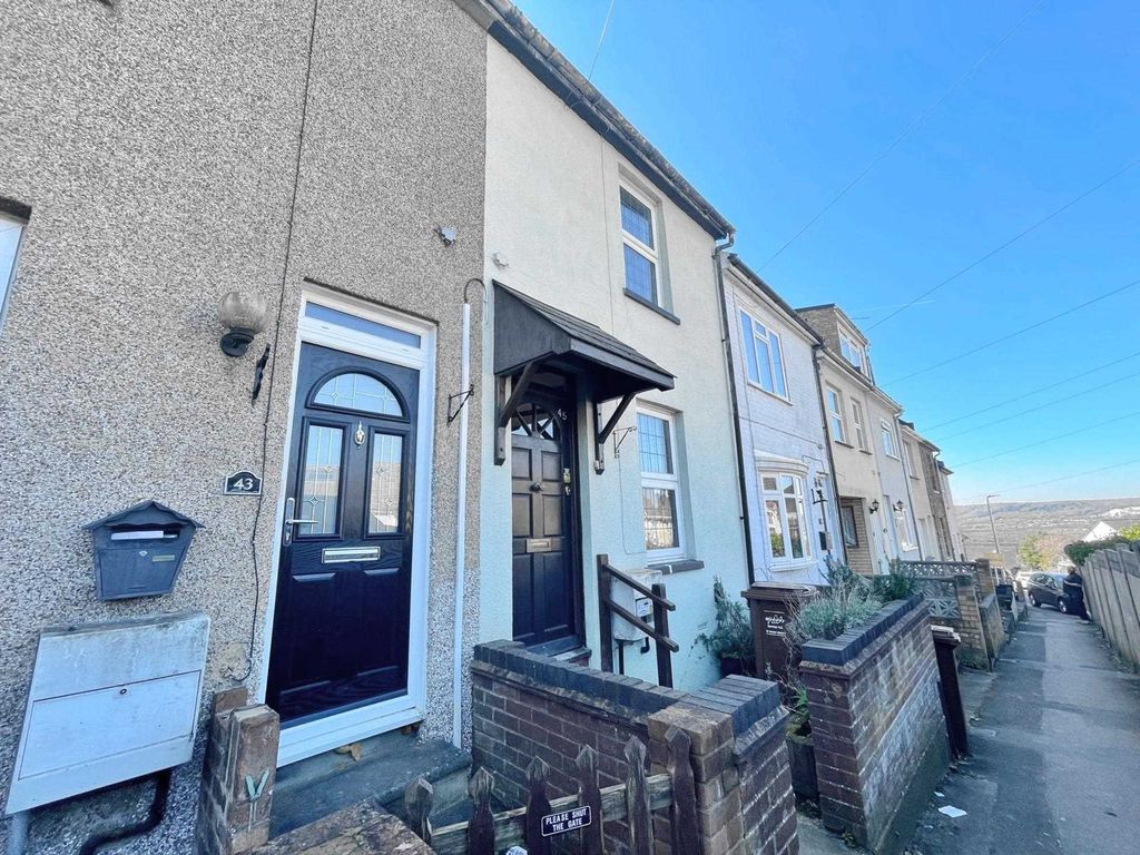 Property photo 1 of 6
