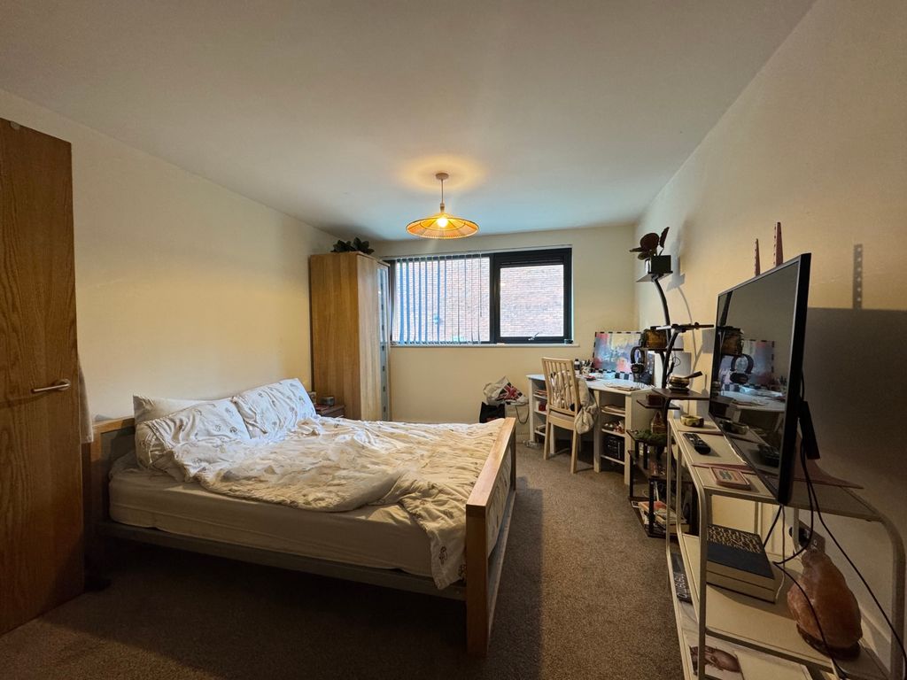 Property photo 3 of 7 77878381-1476-4981-B2E8-4E087593B71B