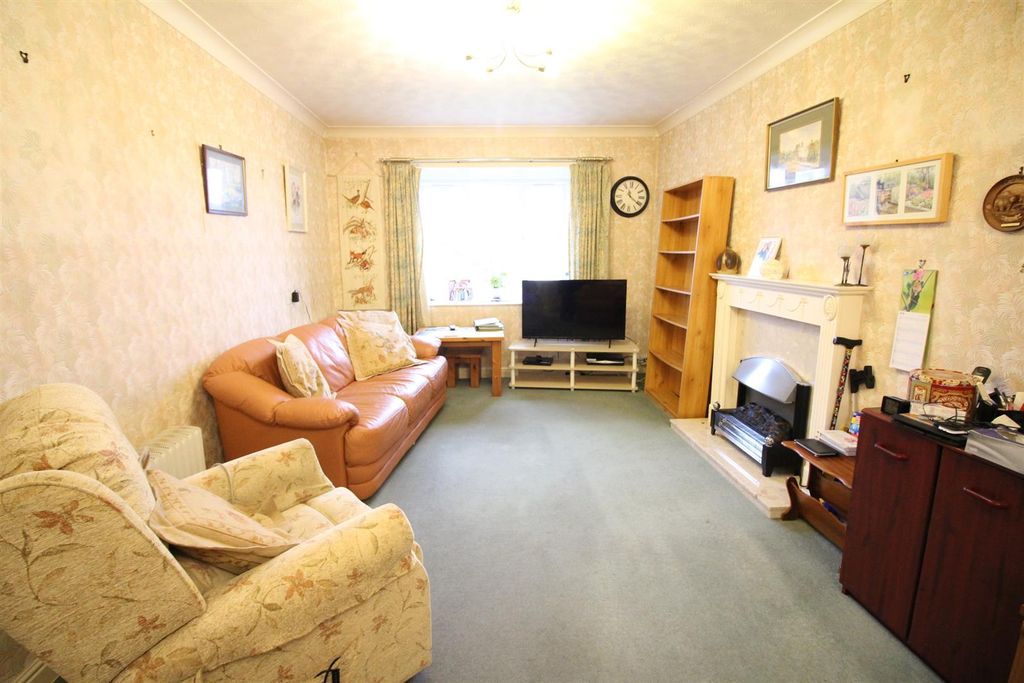 Property photo 2 of 9 Living Room