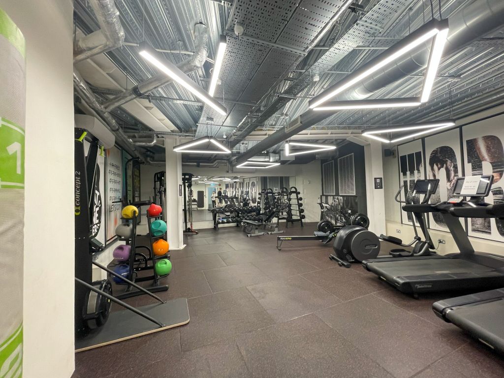 Property photo 2 of 8 Building