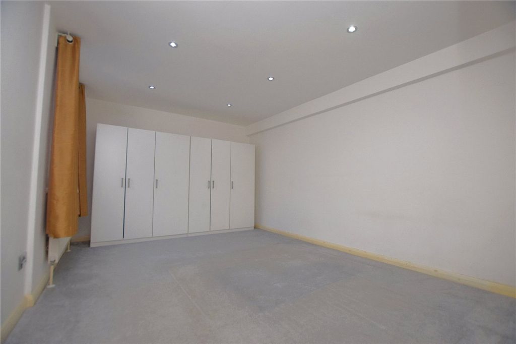 Property photo 3 of 5 Picture No. 04