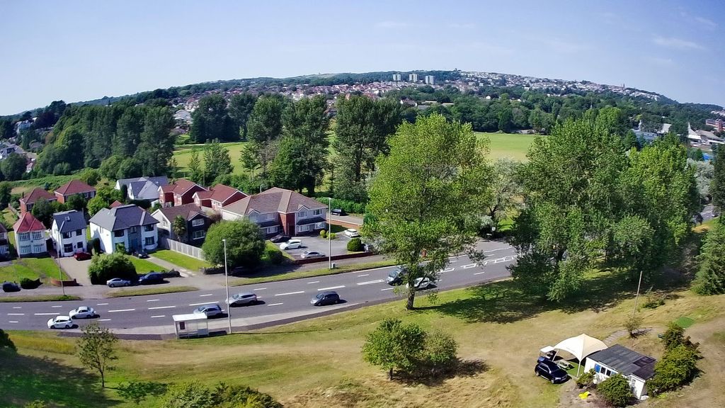 Property photo 3 of 14