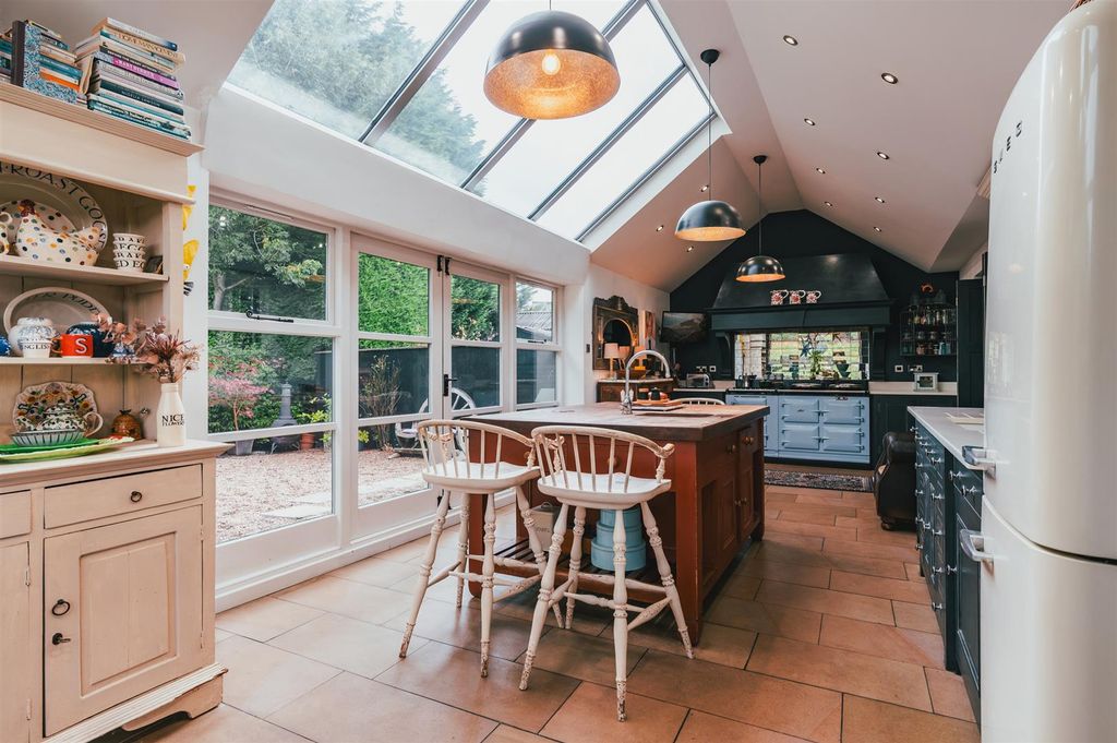 Property photo 2 of 46 Kitchen