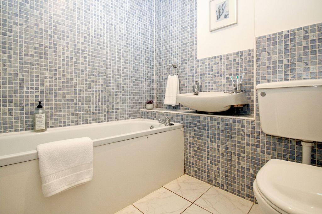 Property photo 3 of 5