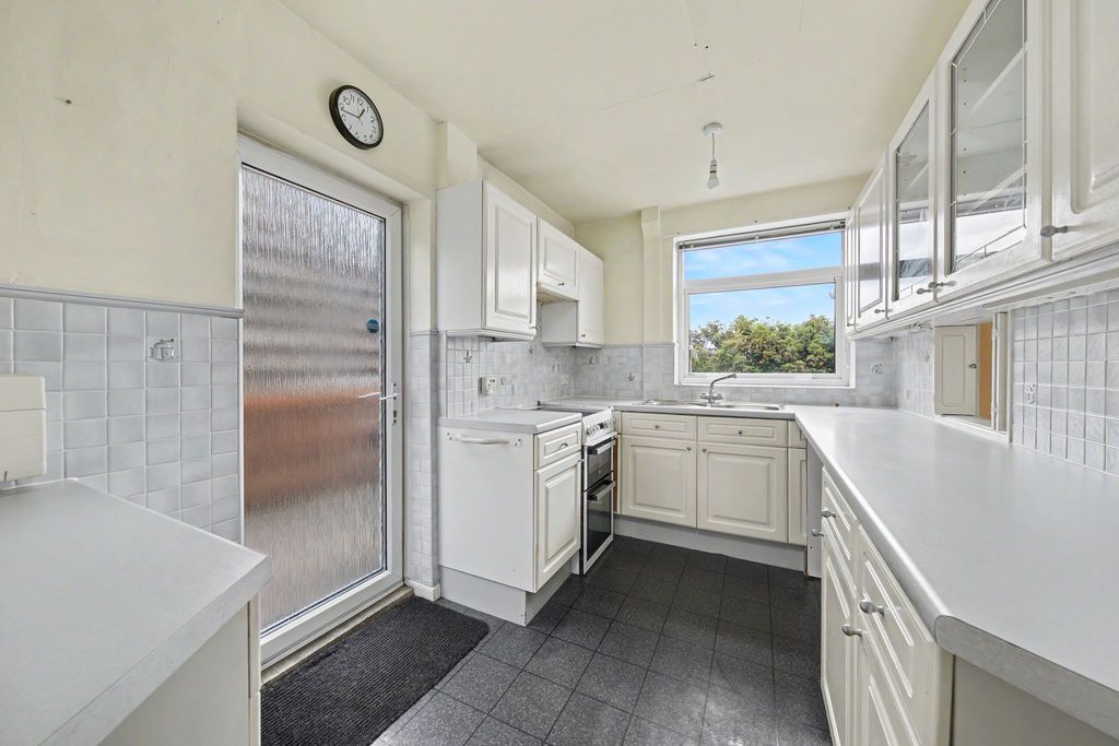 Property photo 3 of 29 Kitchen