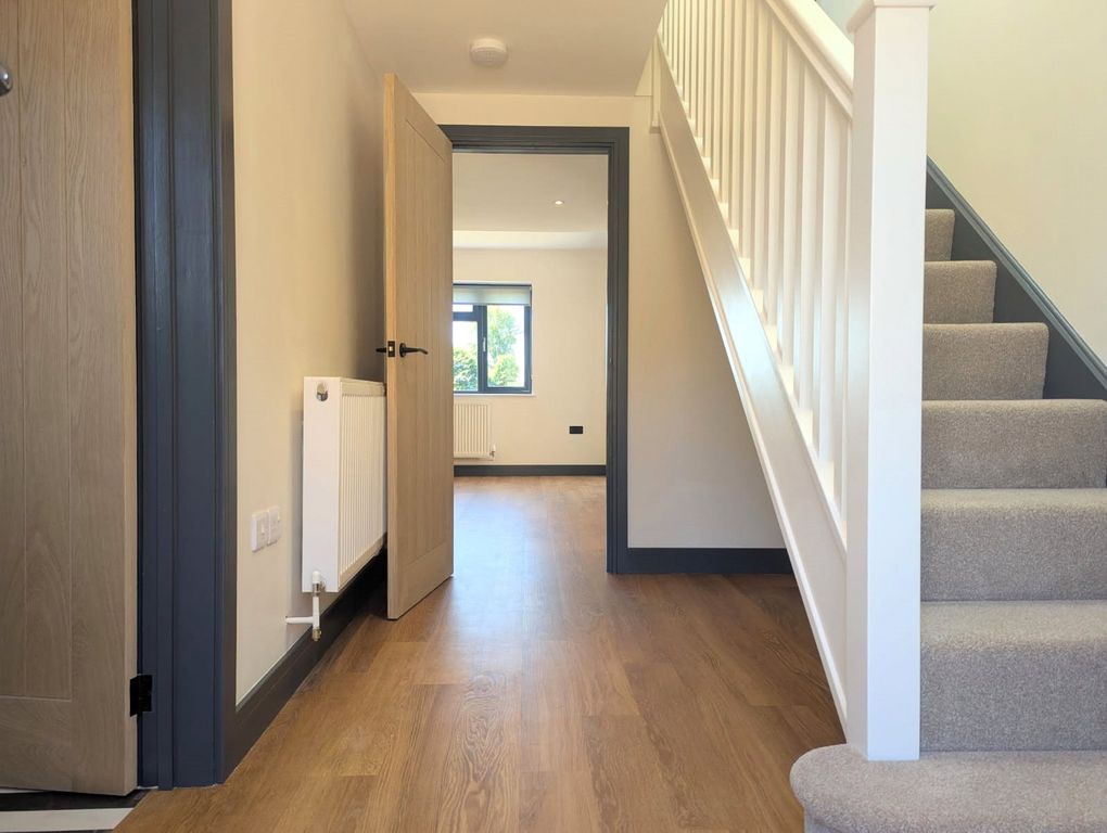 Property photo 1 of 12 Entrance Hall