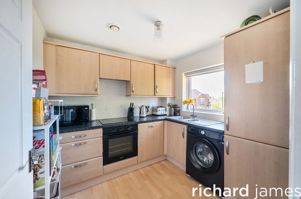 Property photo 2 of 14 d9Ad02B9E3Bb4502Bd8230c7d49B28A8