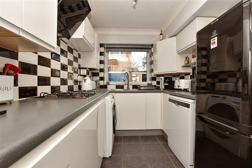 Property photo 2 of 12 Kitchen