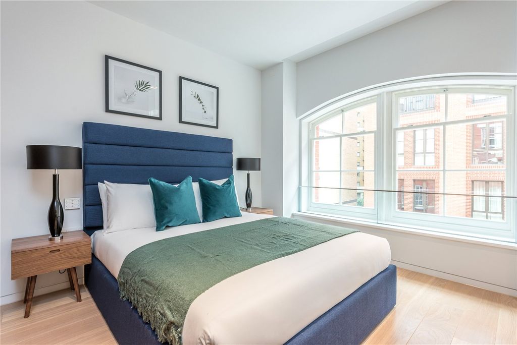 Property photo 3 of 8 Bedroom