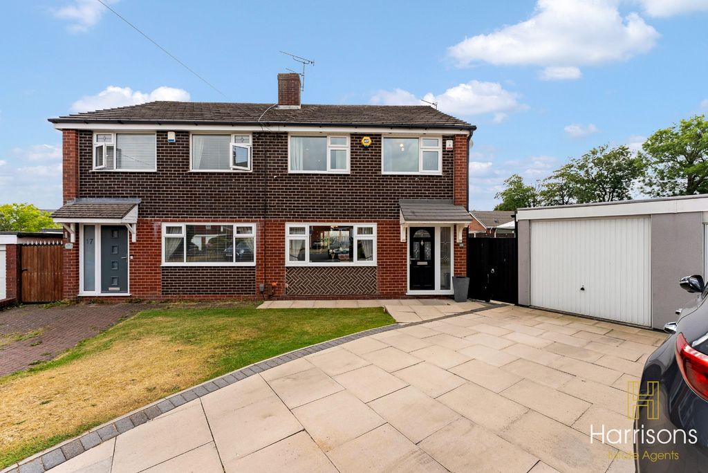 Property photo 1 of 42 4988483
