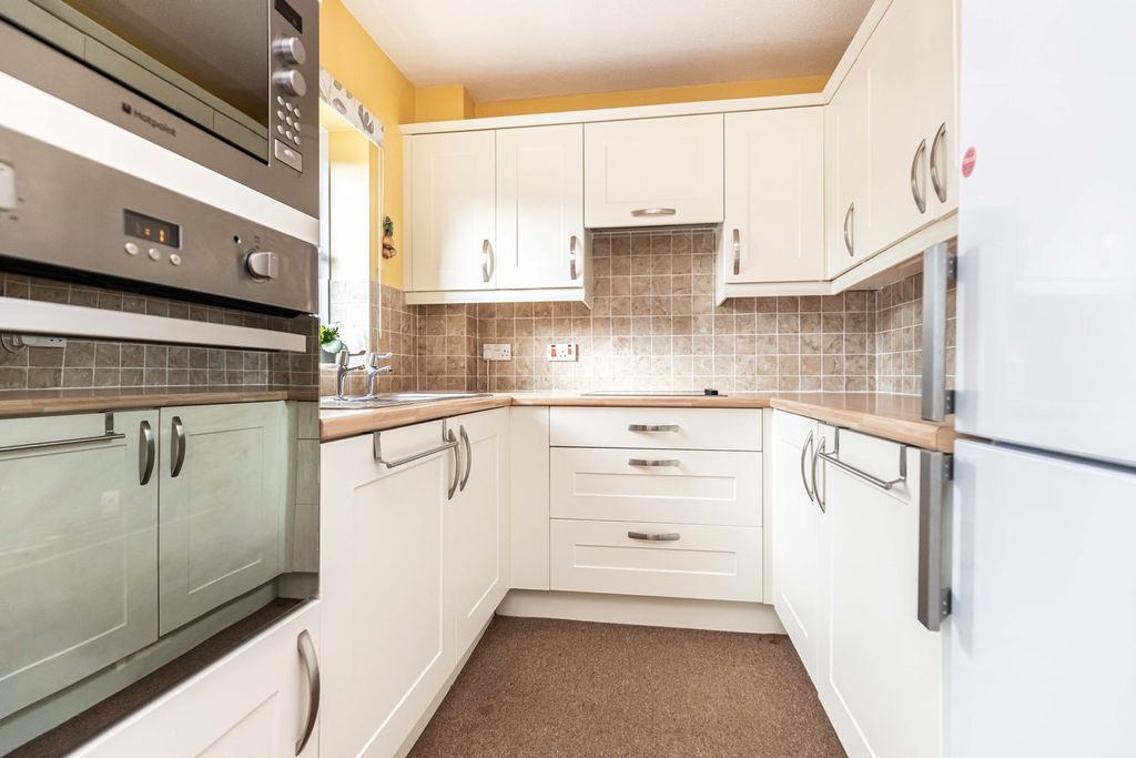 Property photo 2 of 22