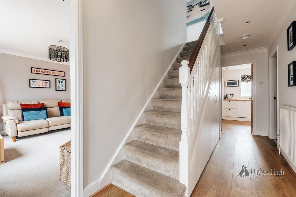 Property photo 3 of 29