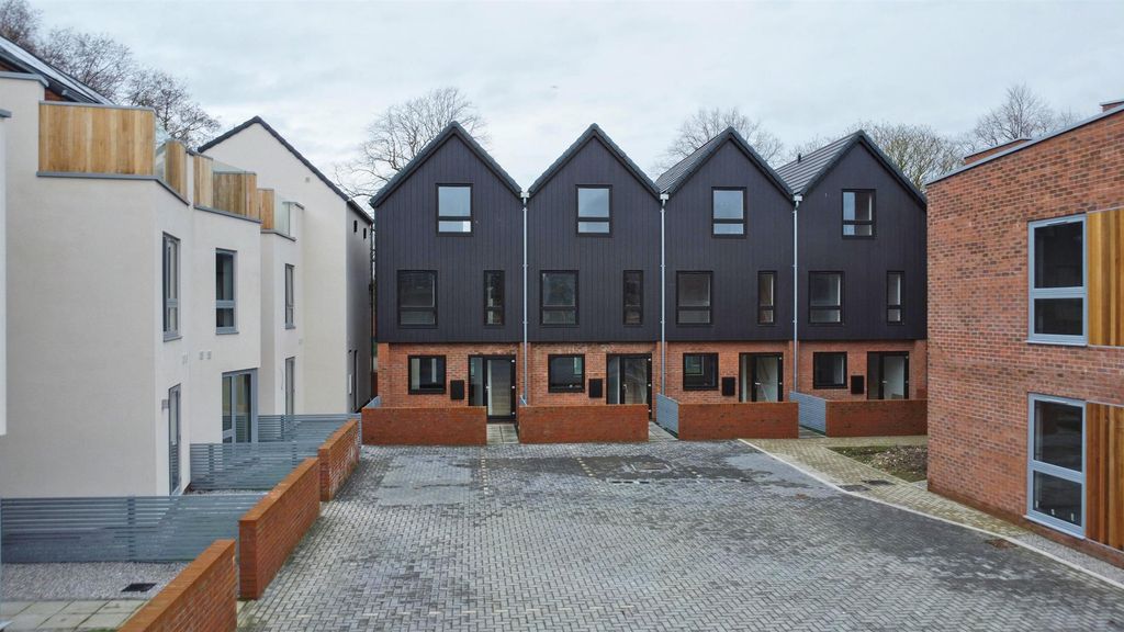 Property photo 1 of 12 Dji_0628-Dji_0630_Lzn - Taylor Garth.Jpg