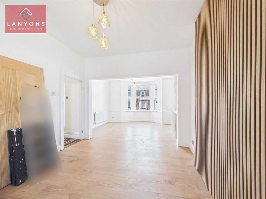 Property photo 3 of 17 Picture No. 40