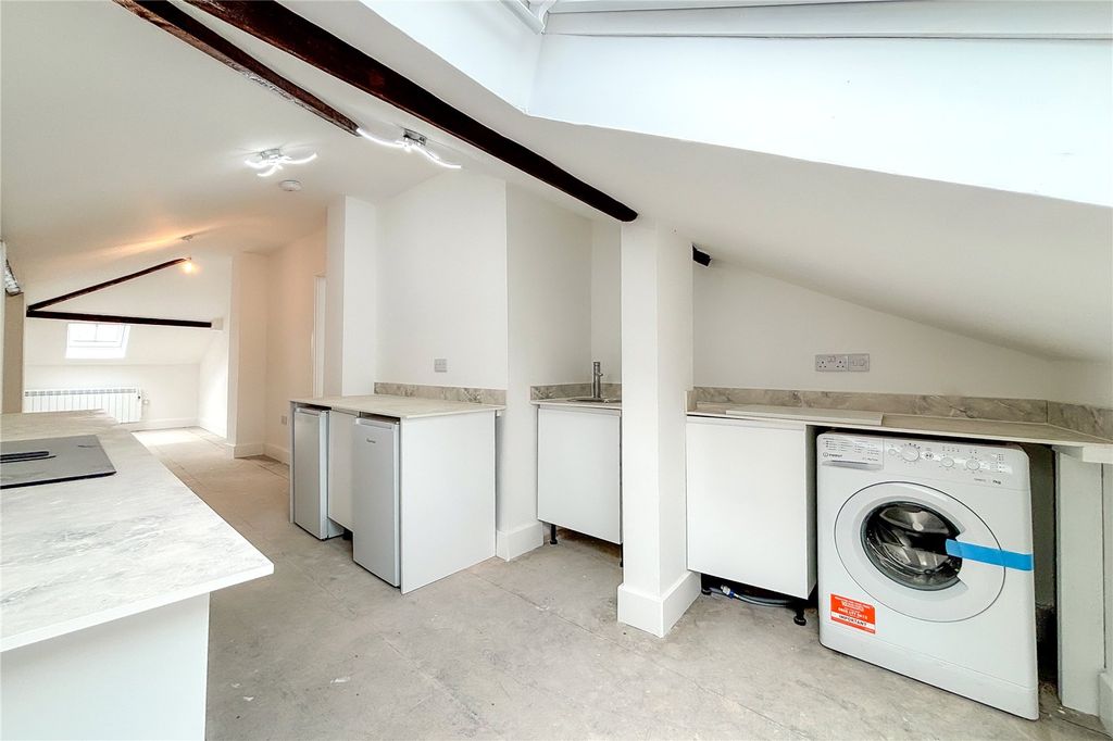 Property photo 3 of 18 Picture No. 02