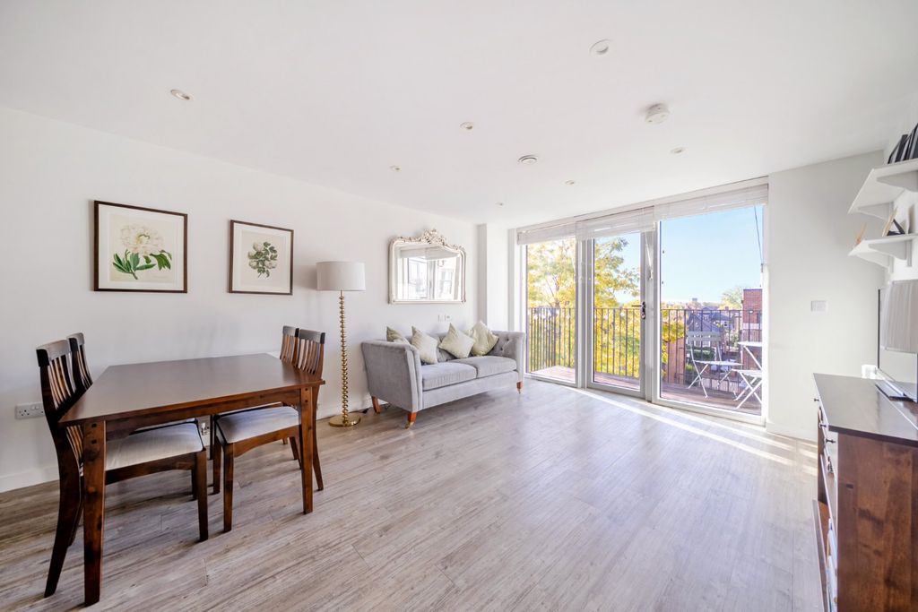 Property photo 1 of 9 Picture No. 10