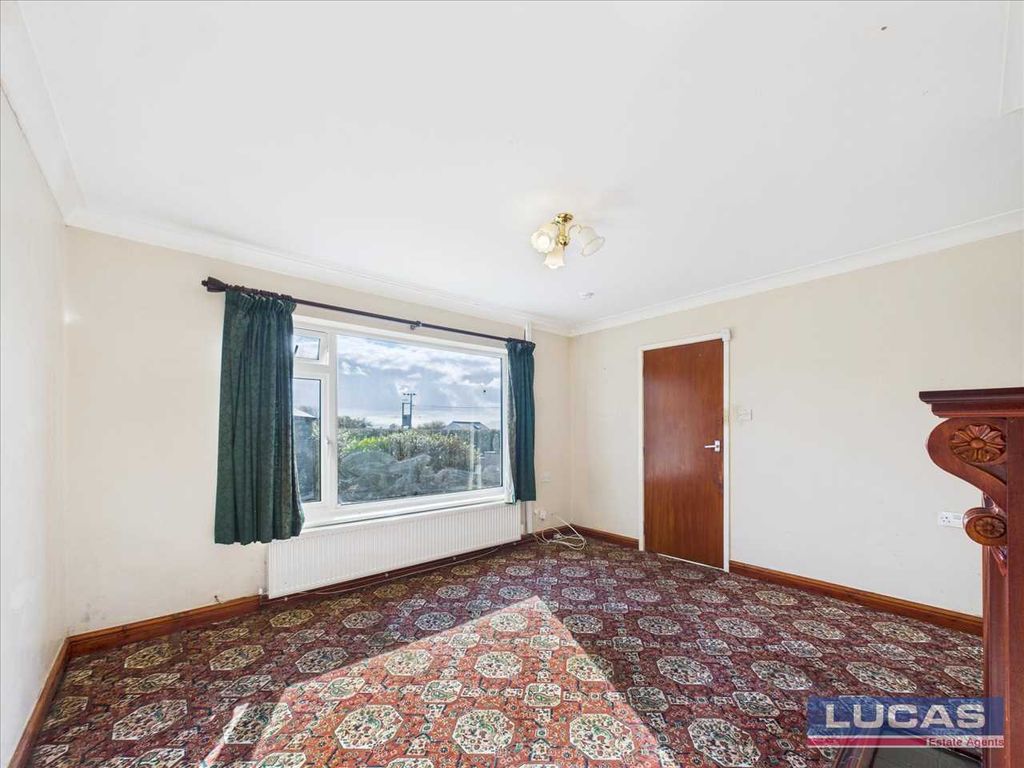 Property photo 3 of 21