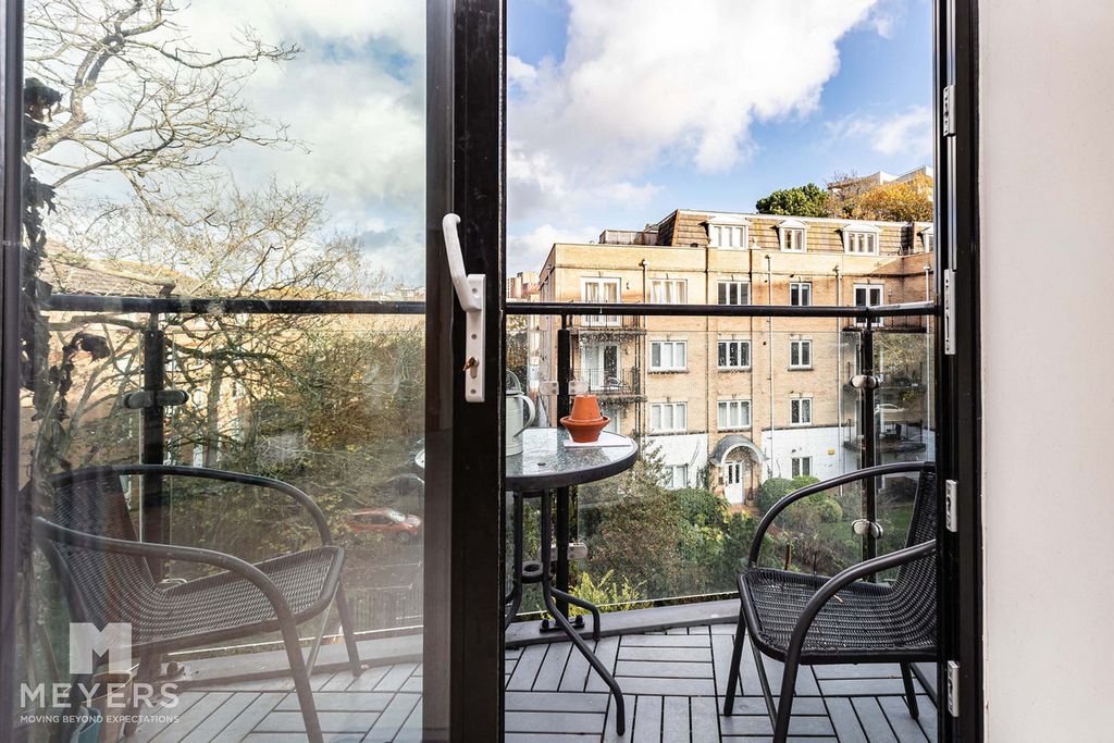 Property photo 3 of 14