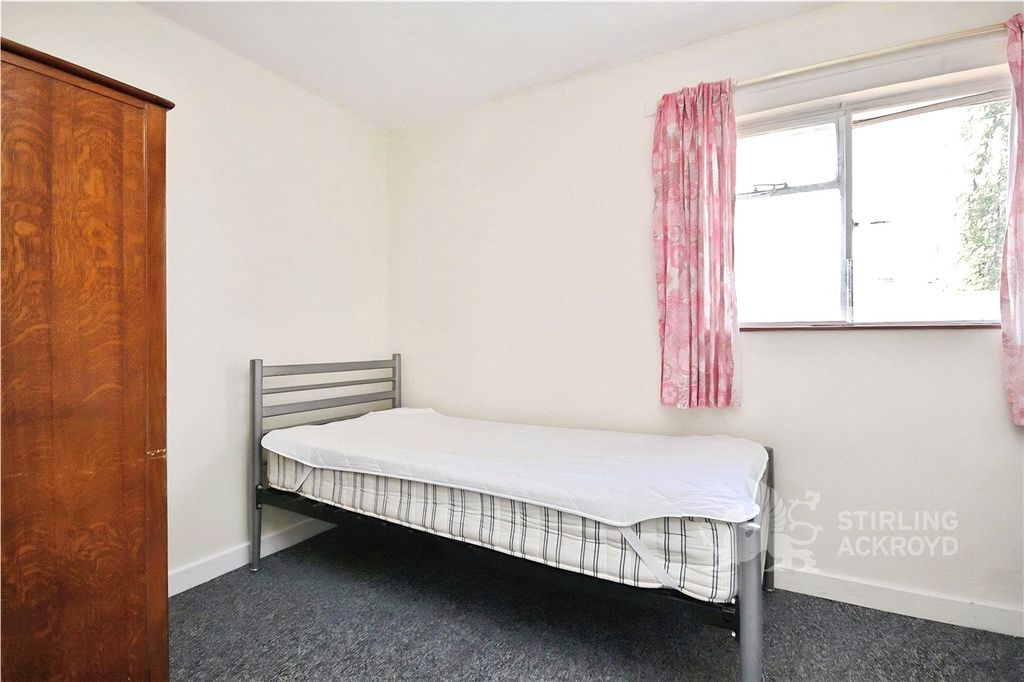 Property photo 3 of 11 Bedroom