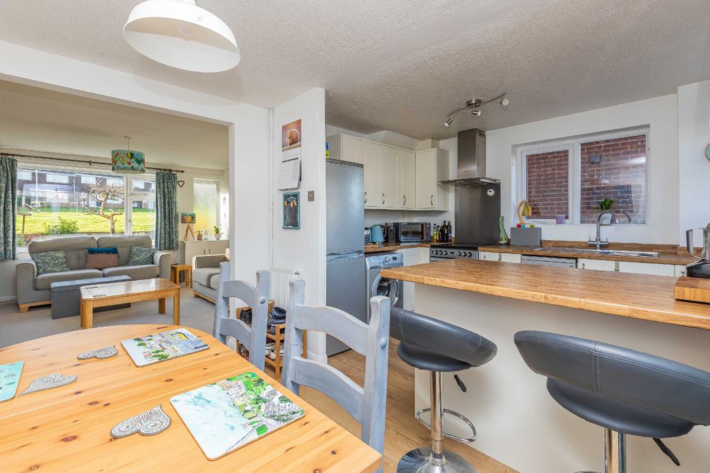 Property photo 3 of 13 Image 2