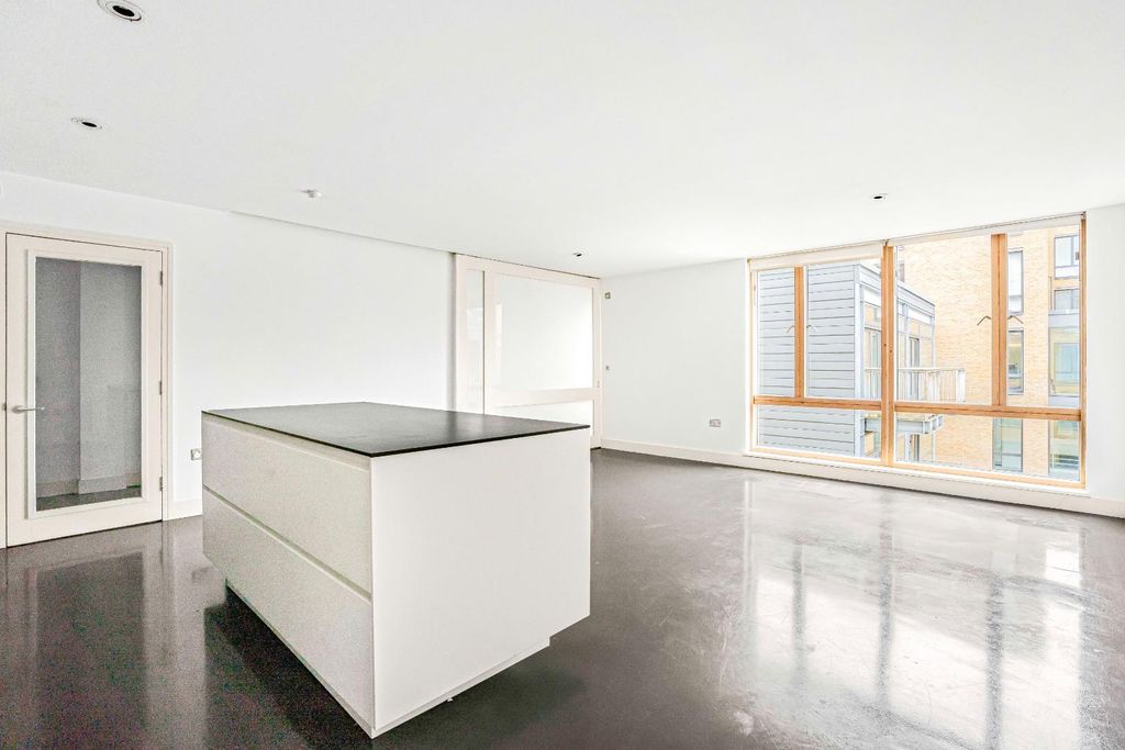 Property photo 3 of 18 Q.Jpg