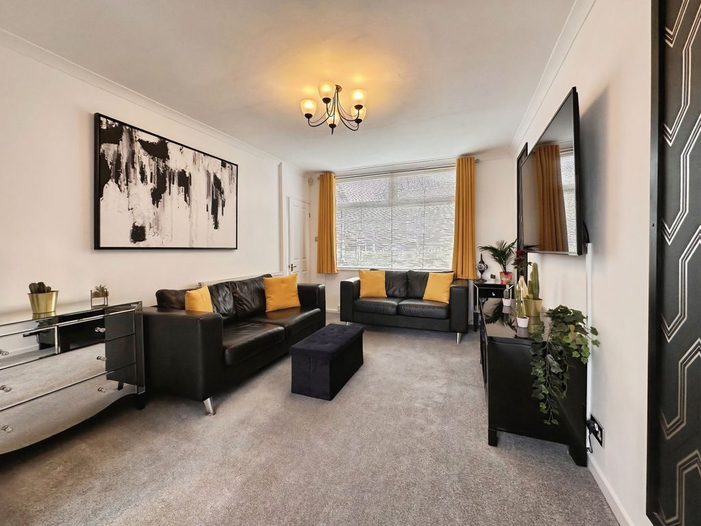 Property photo 2 of 20 Lounge