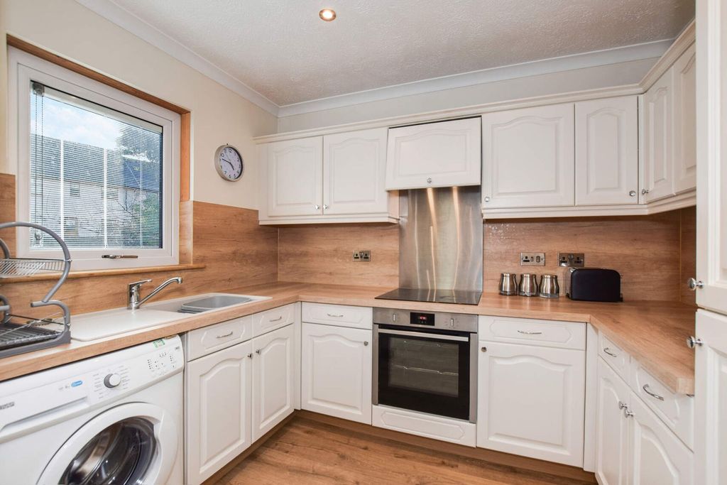 Property photo 2 of 15 Kitchen