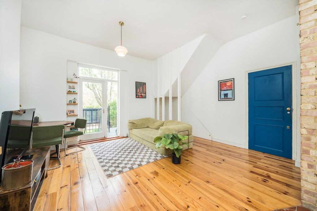 Property photo 2 of 7