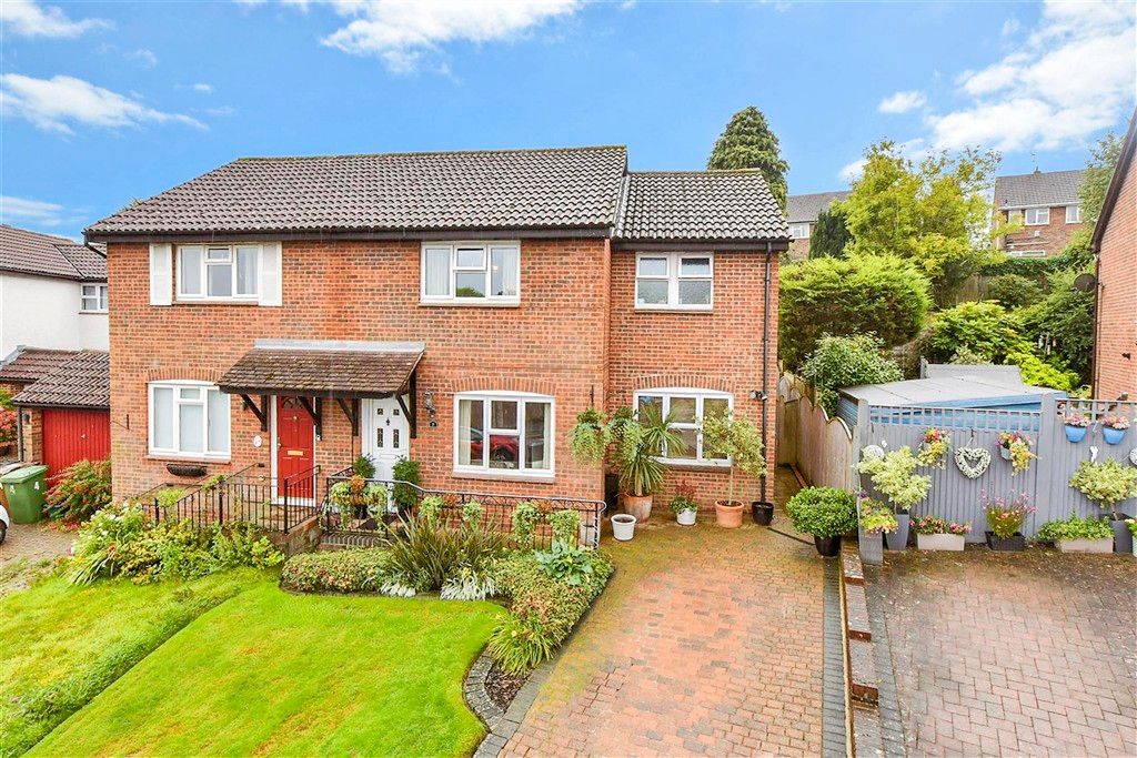 Property photo 3 of 18 Front