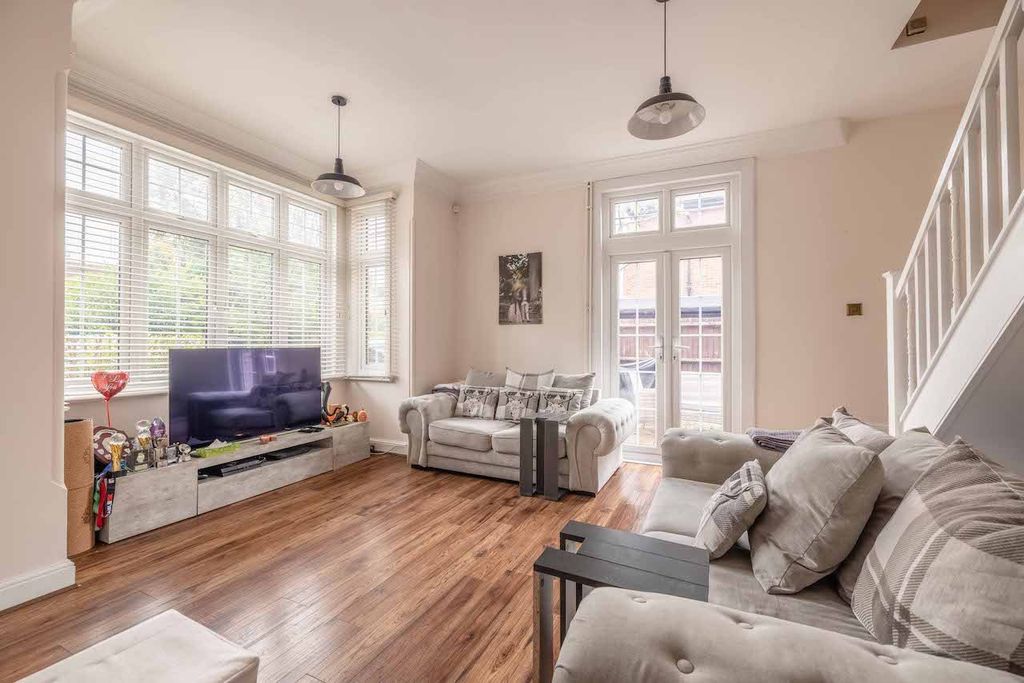 Property photo 3 of 13