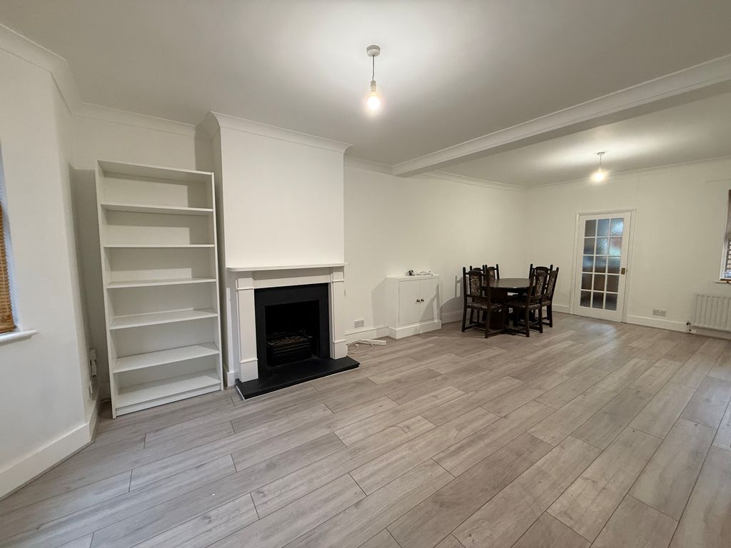 Property photo 2 of 9 Image