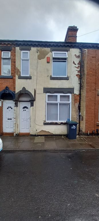 Property photo 1 of 2