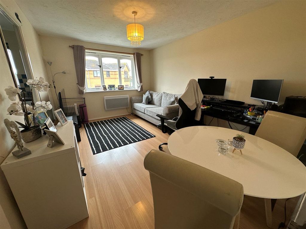 Property photo 2 of 6 12.Jpg
