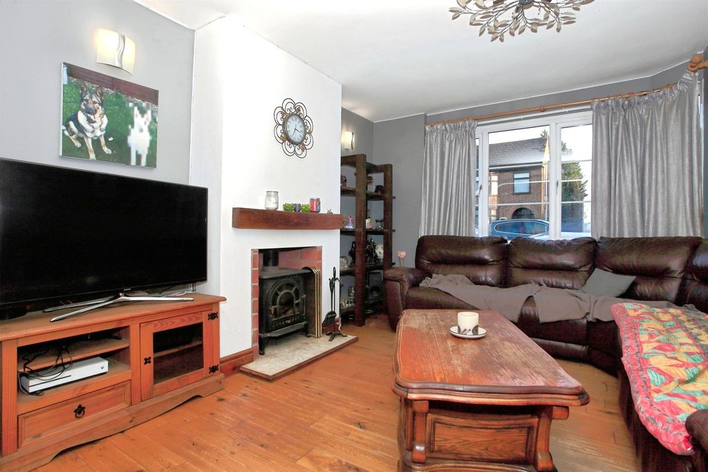 Property photo 3 of 12