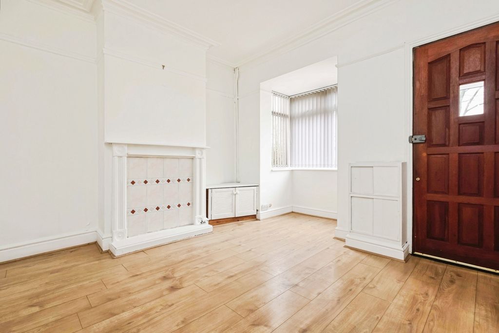 Property photo 2 of 19 Pbox-Img.Jpg