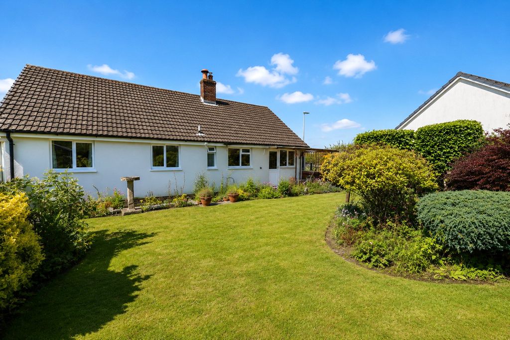 Property photo 2 of 13 Picture No. 12