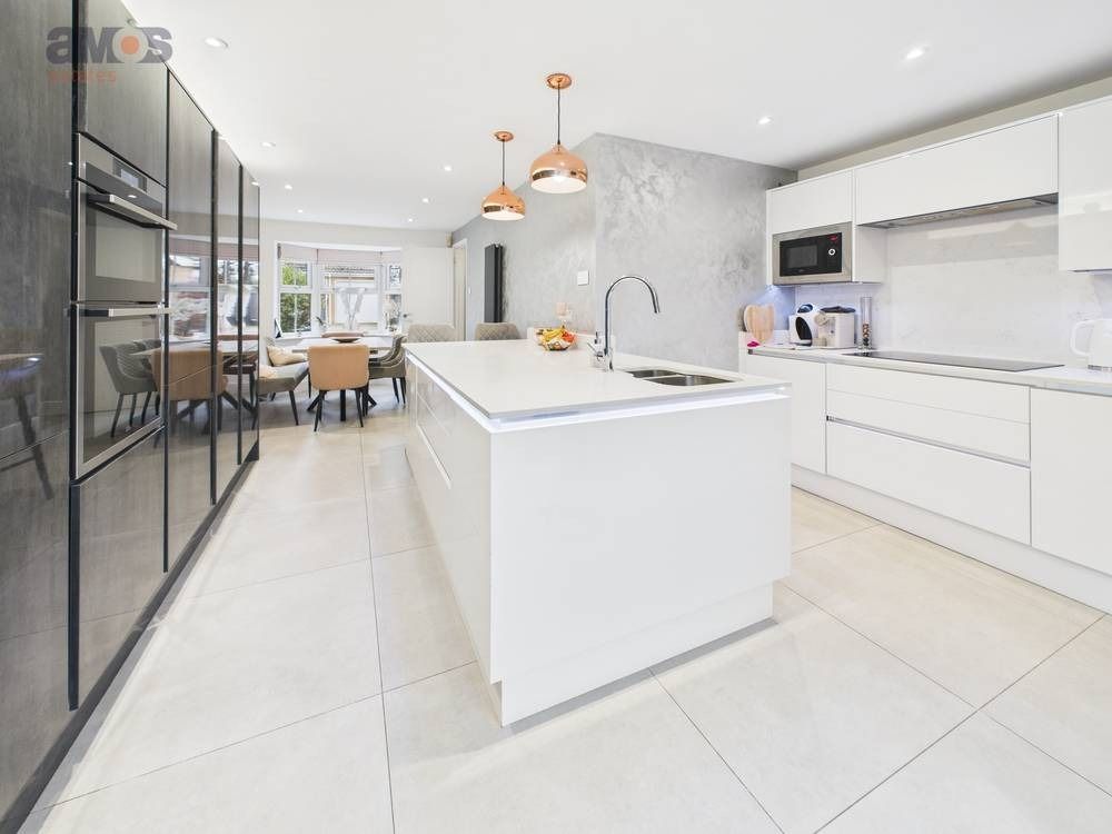 Property photo 2 of 25 4646843