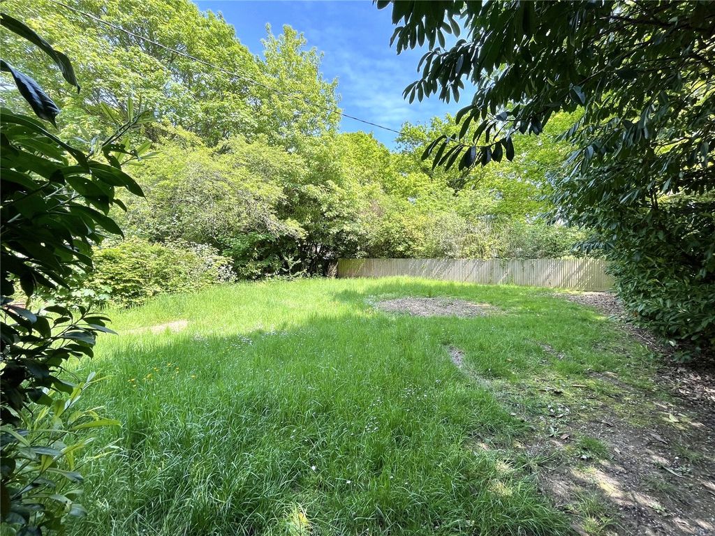 Property photo 2 of 9 Garden