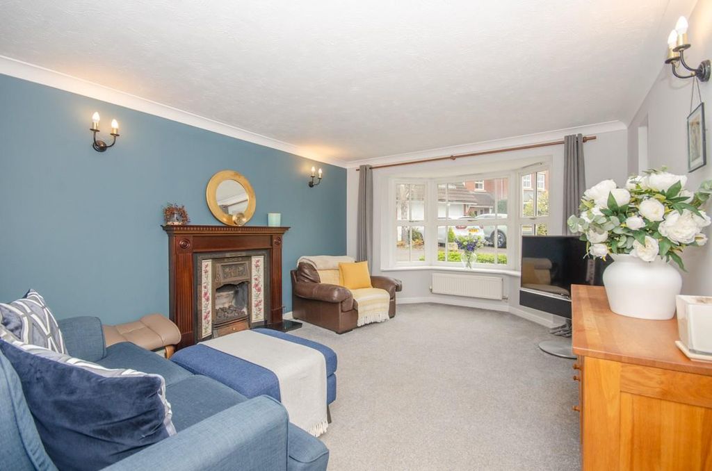 Property photo 3 of 30 Lounge.Jpg