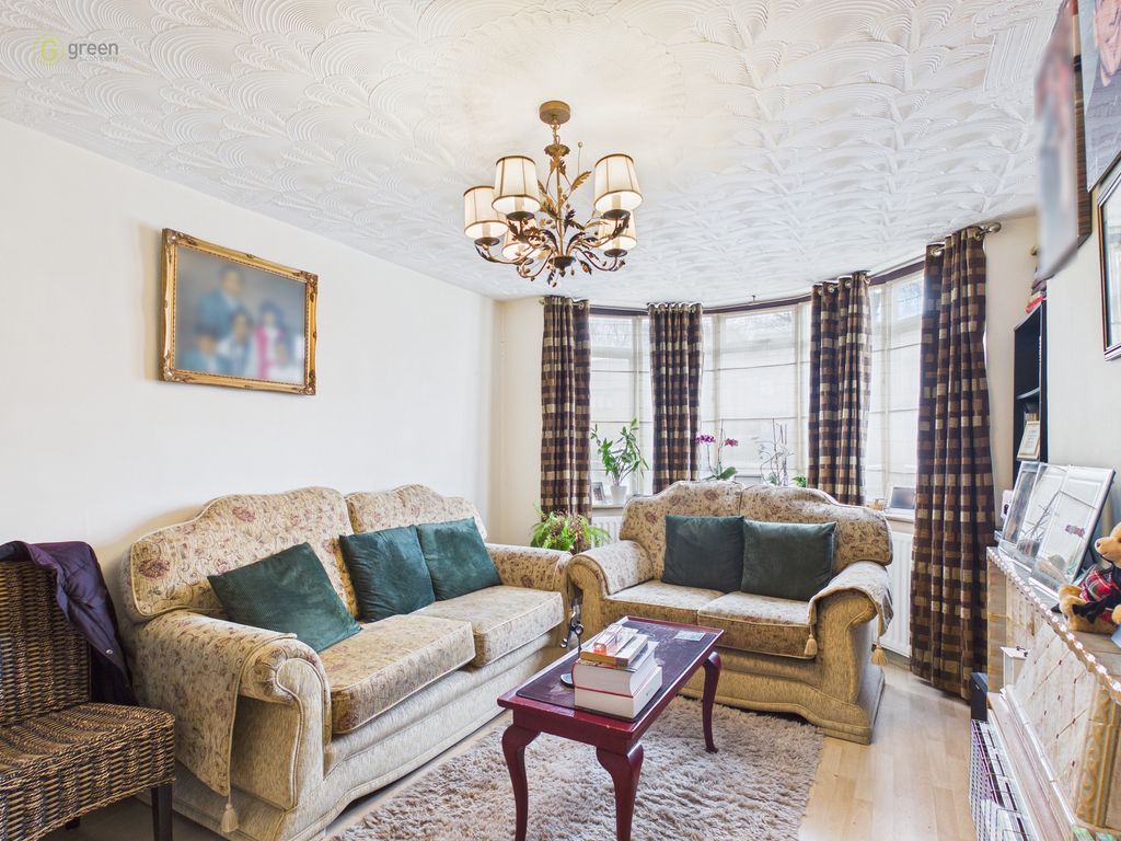 Property photo 3 of 35 Cam05591G0Pr0164Still033