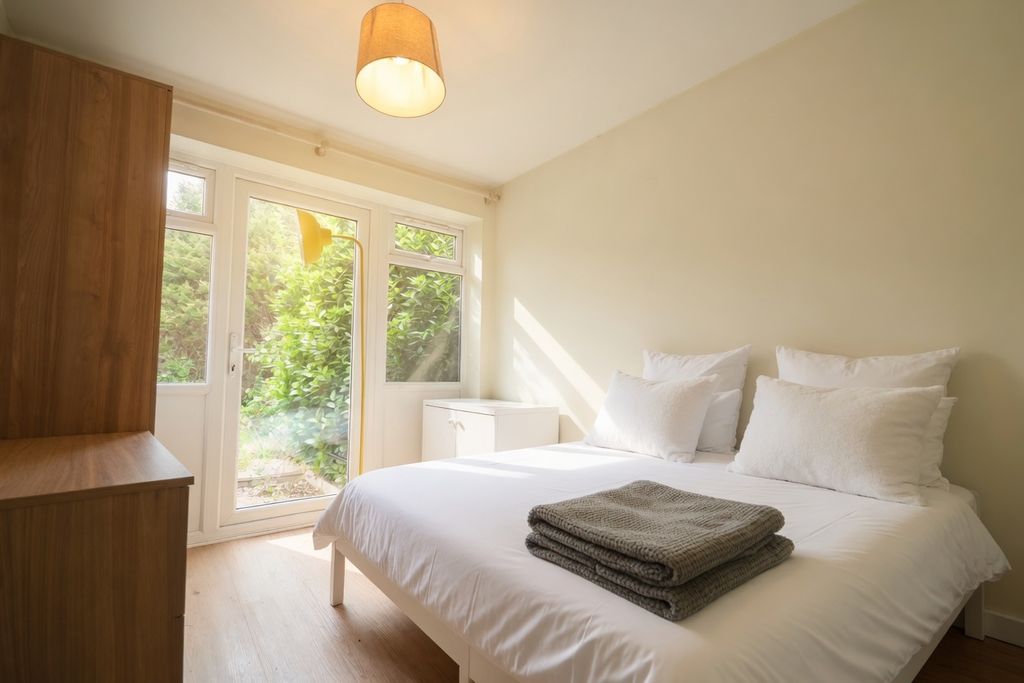 Property photo 3 of 11 Jfk9F